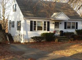 19 Ledgemere Dr, Danbury, CT 06811