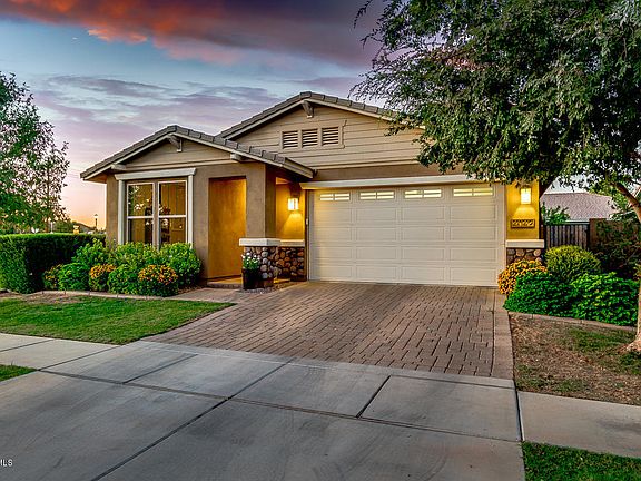 3rd image of 4042 E Amber Ln