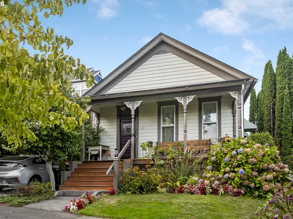 215 SW Hamilton St, Portland, OR 97239
