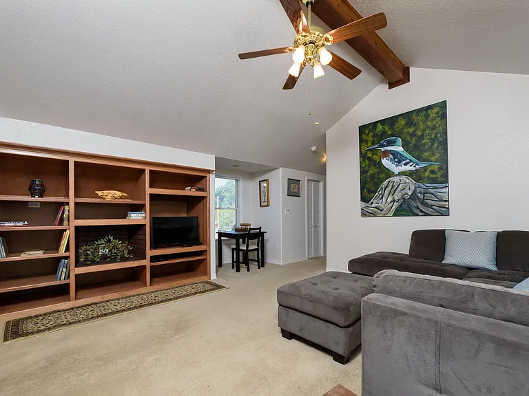 433 W San Antonio St #C — Photo 14
