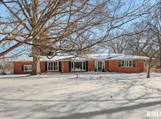 158 Country Lake Rd, Springfield, IL 62711