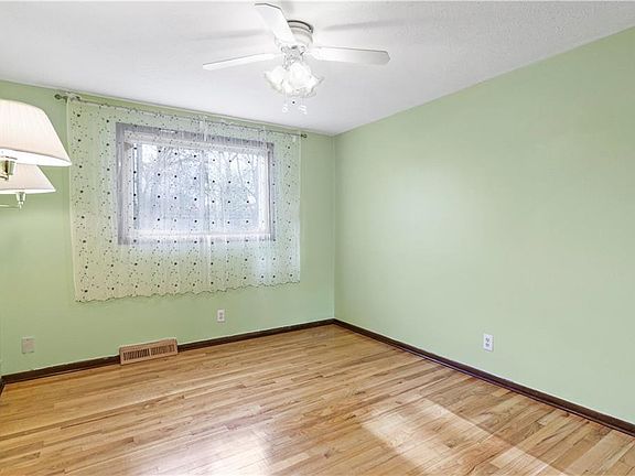 5th image of 6584 Duneden Ave