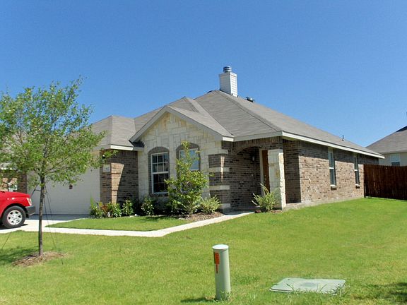 2nd image of 812 Crystal Dr