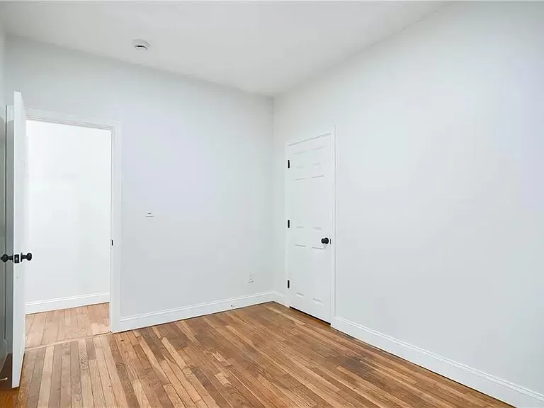 135-137 Superior St #1 — Photo 7