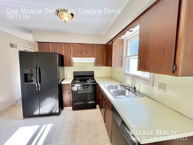 Oak Manor Dr — Photo 50