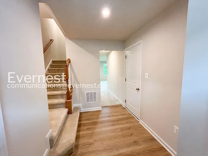 8808 Stevenson Ln — Photo 9