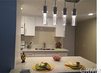 1st image of 225 W 6th St APT 207