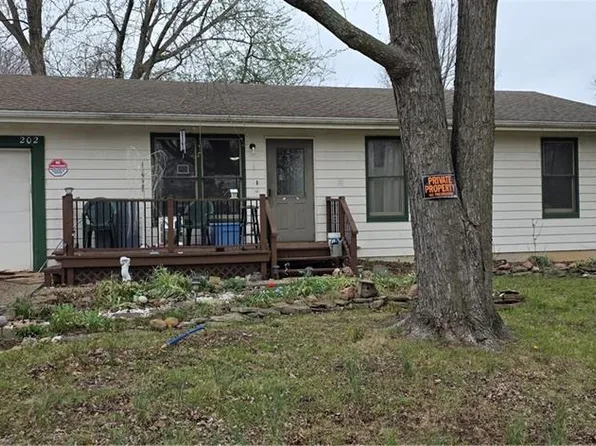 202 E 4th St, Edgerton, KS 66021