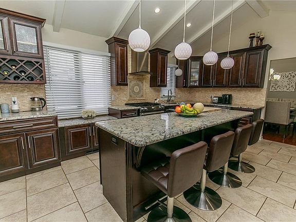 2nd image of 5428 Chickadee Ln