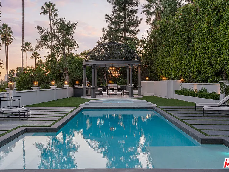 402 Doheny Rd — Photo 50