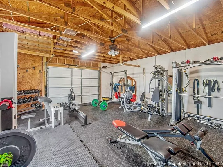 2209 Courtland Dr — Photo 38