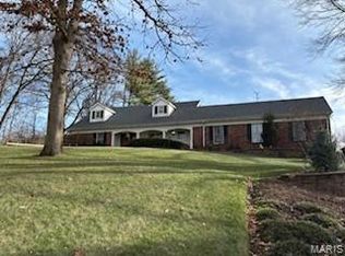 3 Tanglewood Trl, Ballwin, MO 63021