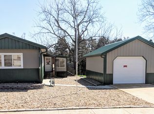 225 Atkinson Ave, Republican City, NE 68971