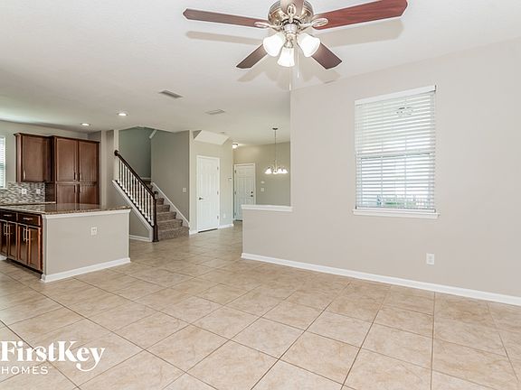 3rd image of 330 Vineyard Ln