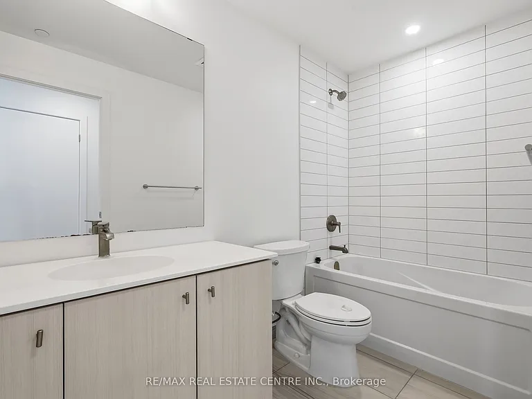 15 Wellington St S #2912 — Photo 16