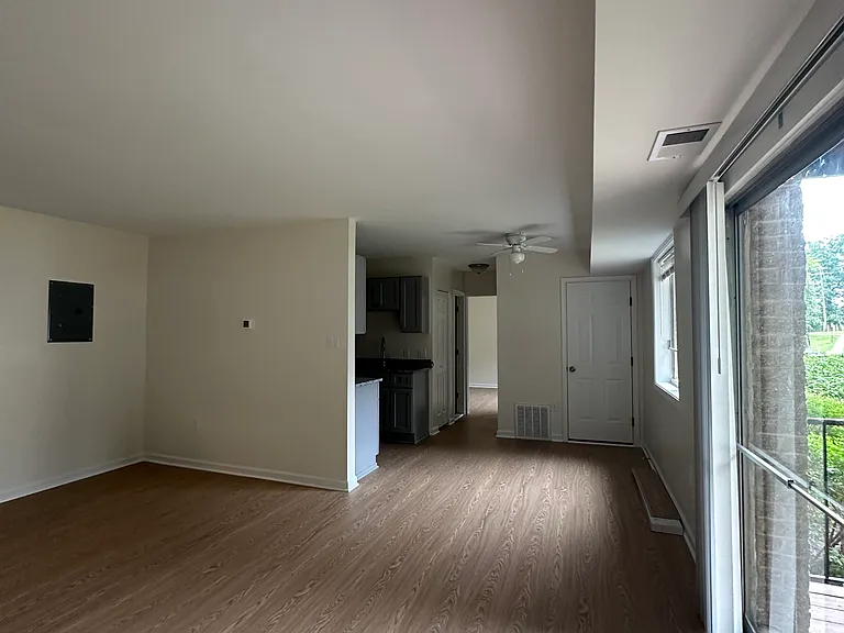 5402 85th Ave #104 — Photo 3