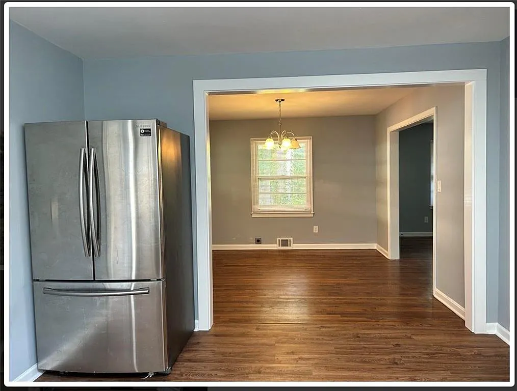 3 bed, 2.0 bath, 1630 sqft, $3,000 — Photo 4