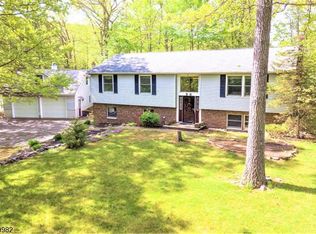 38 Notch Rd, Oak Ridge, NJ 07438