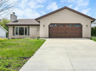7301 Gladstone Dr, Madison, WI 53719