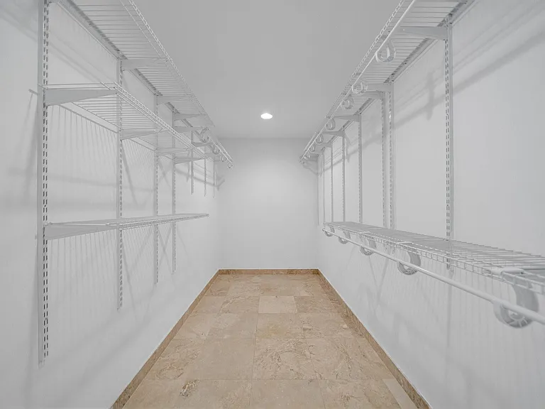 4021 Bayview Dr — Photo 24