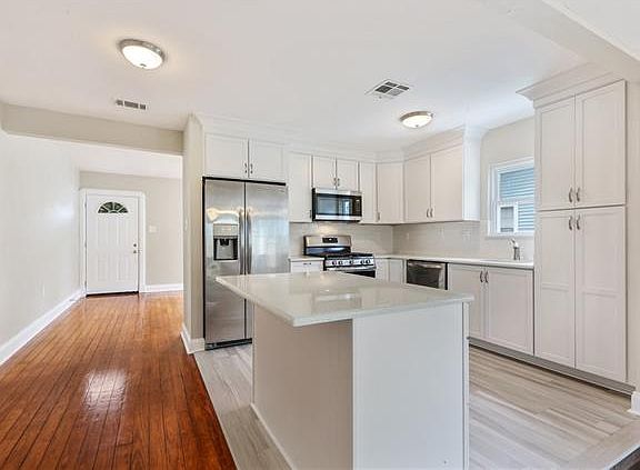5th image of 1031 Alta St