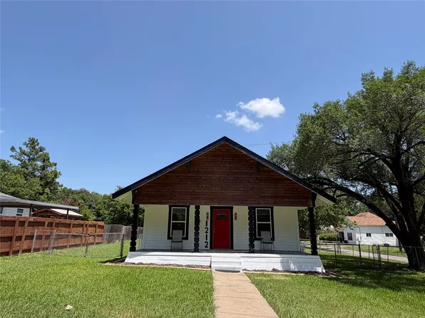 1212 Earl St, Commerce, TX 75428