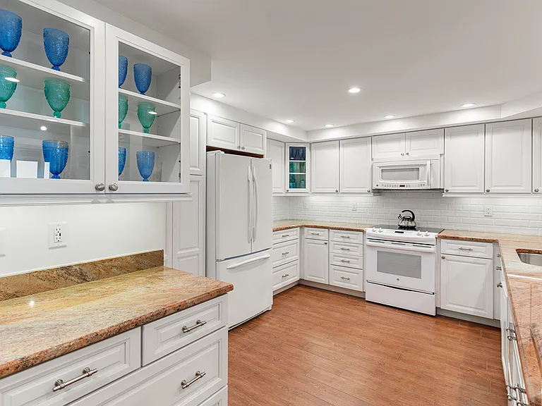 11030 Gulf Shore Dr #504 — Photo 11