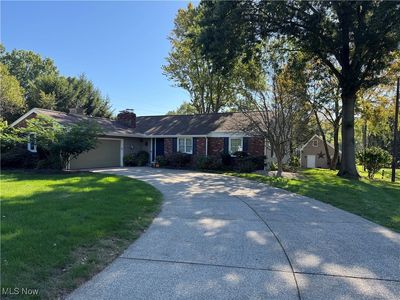 1904 Red Coach Rd NW, North Canton, OH, 44720