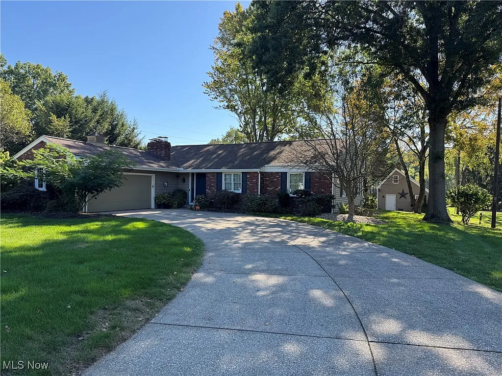 1904 Red Coach Rd NW photo 1