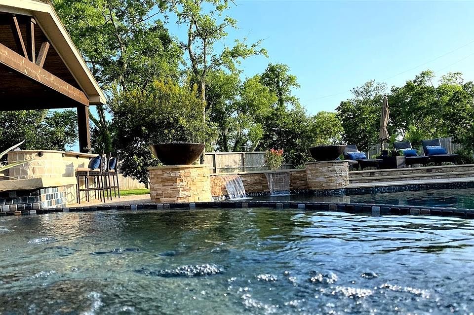 1st image of 9514 Plaza Terrace Dr