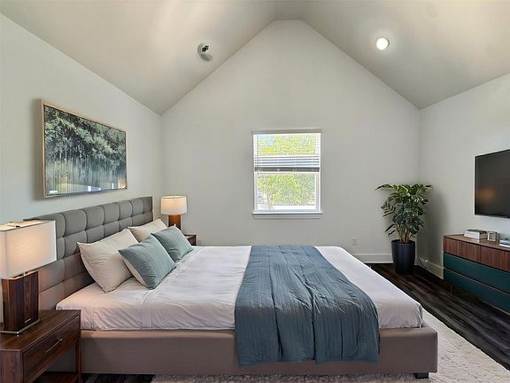 4th image of 6406 Felix Ave #2