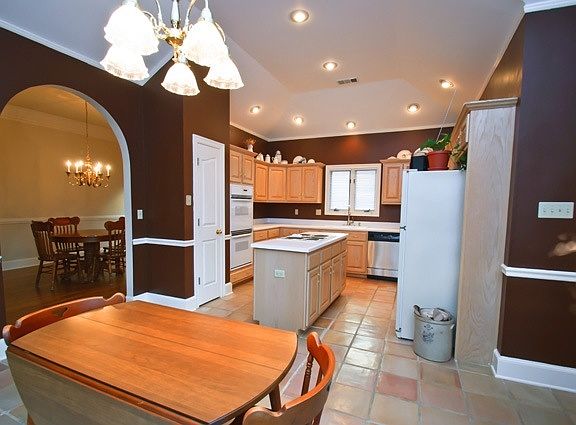 3rd image of 7563 Thorn Tree Ln