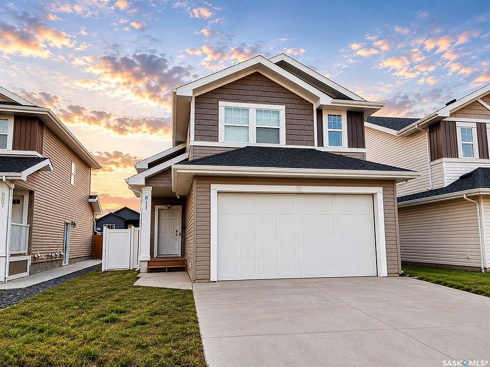1st image of 811 Labine CRESCENT