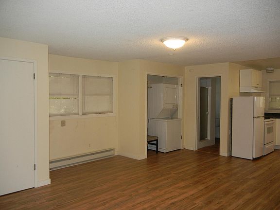 3rd image of 7963 Canyon Dr