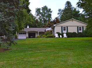 9 Levon Ln, Miller Place, NY