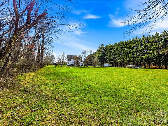 4th image of 61 Rolling Hills Rd