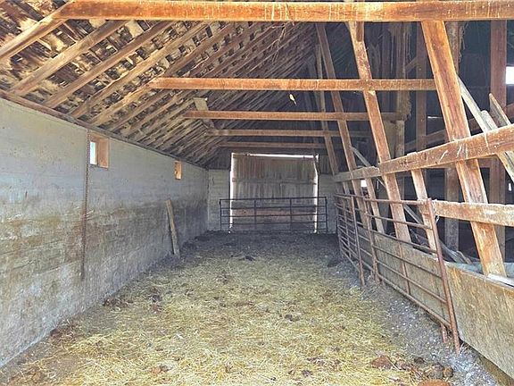 4th image of 16494 E 300th Rd