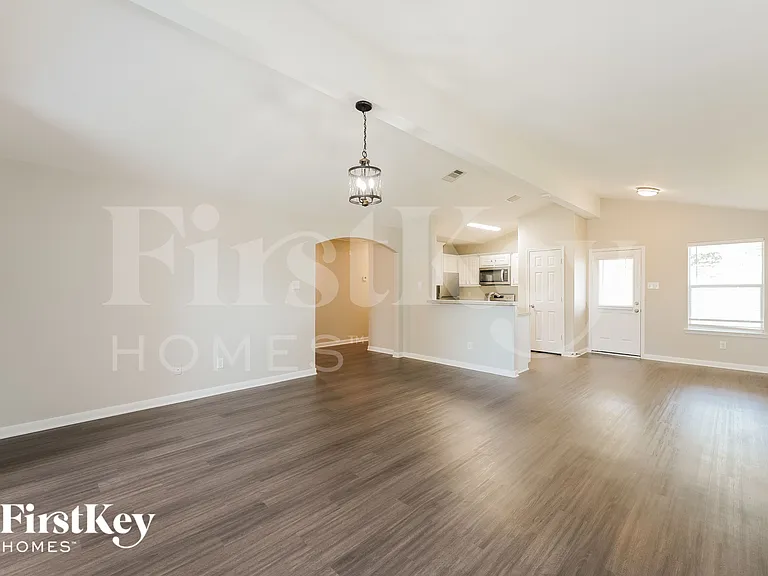 7111 Lilac Manor Ln — Photo 2