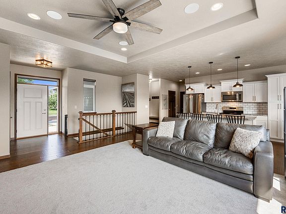 3rd image of 3604 S Home Plate Ave