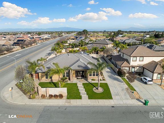 3rd image of 4140 Meadow Lake Dr