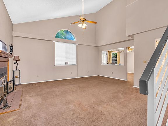 5th image of 1241 Warkentin St