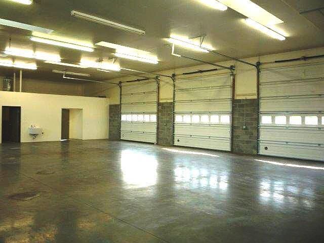 2nd image of 1850 Redwood Ave