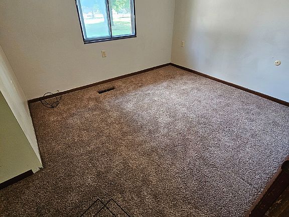 5th image of 102 8th Ave NW #7-A