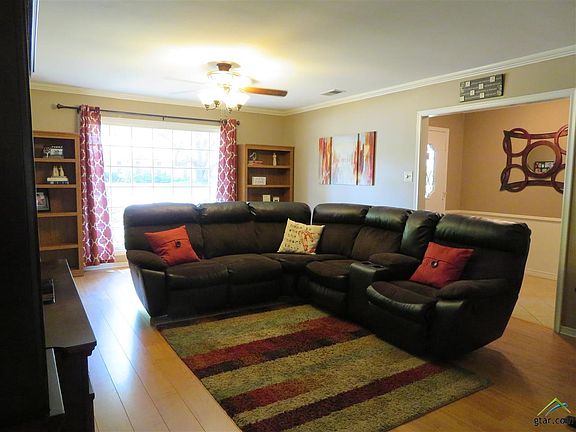 4th image of 901 Trenton Dr