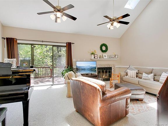 4th image of 319 Bridgewater Dr