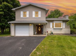 2961 E Hillside Dr, Midland, MI 48640