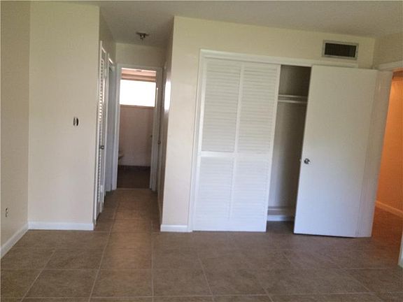 3rd image of 1540 NE 191st St APT 205