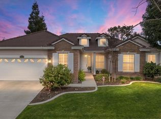 10121 Dutch Iris Dr, Bakersfield, CA 93311