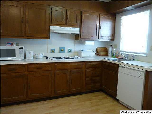 2nd image of 806 Balmoral Court #A