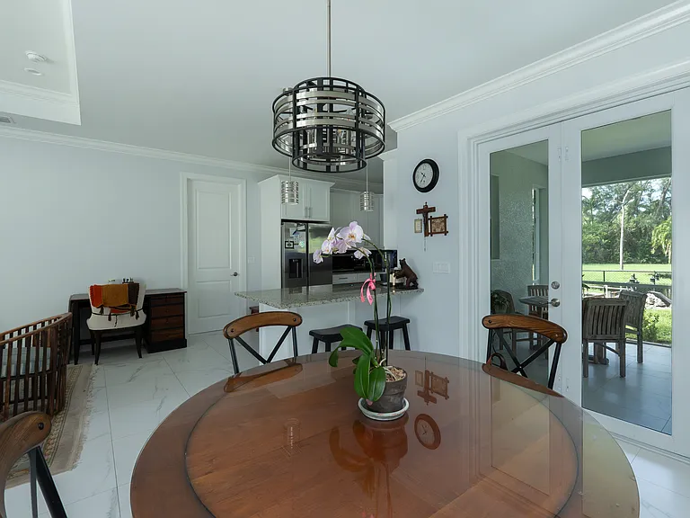 260 Price St — Photo 13